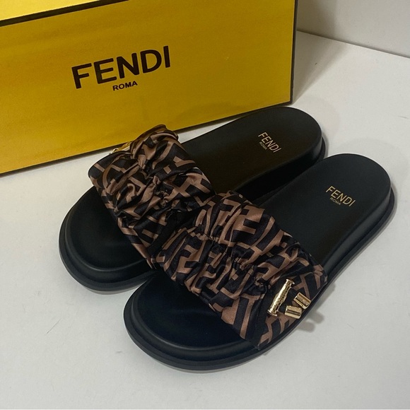 Fendi Black and Brown Slide Sandals - Picture 1 of 4